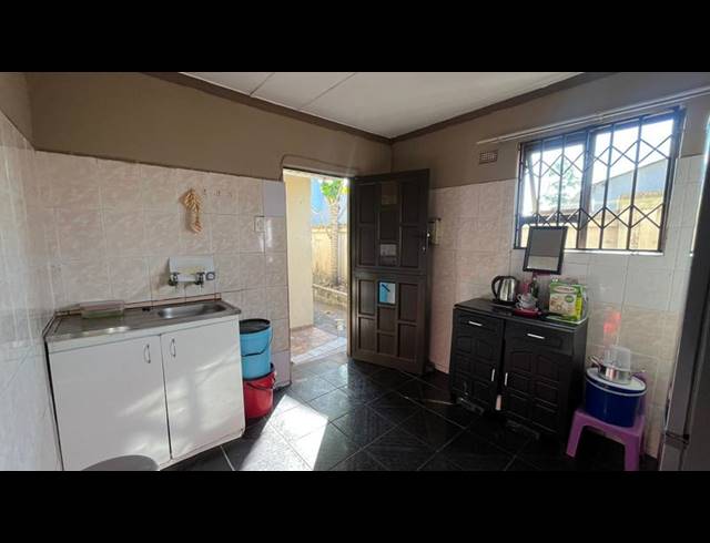 5 BEDROOM HOUSE FOR SALE IN ESIKHAWINI J